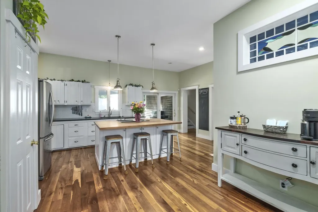 12 Gleason Street Thomaston ME 04861