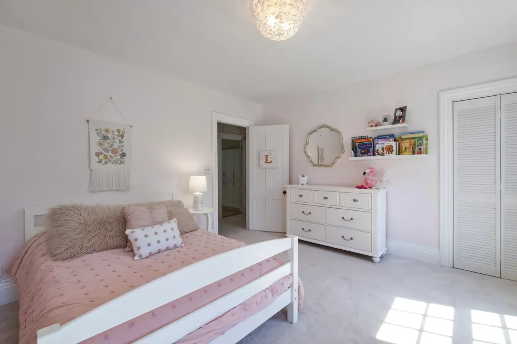 12 Gleason Street Thomaston ME 04861