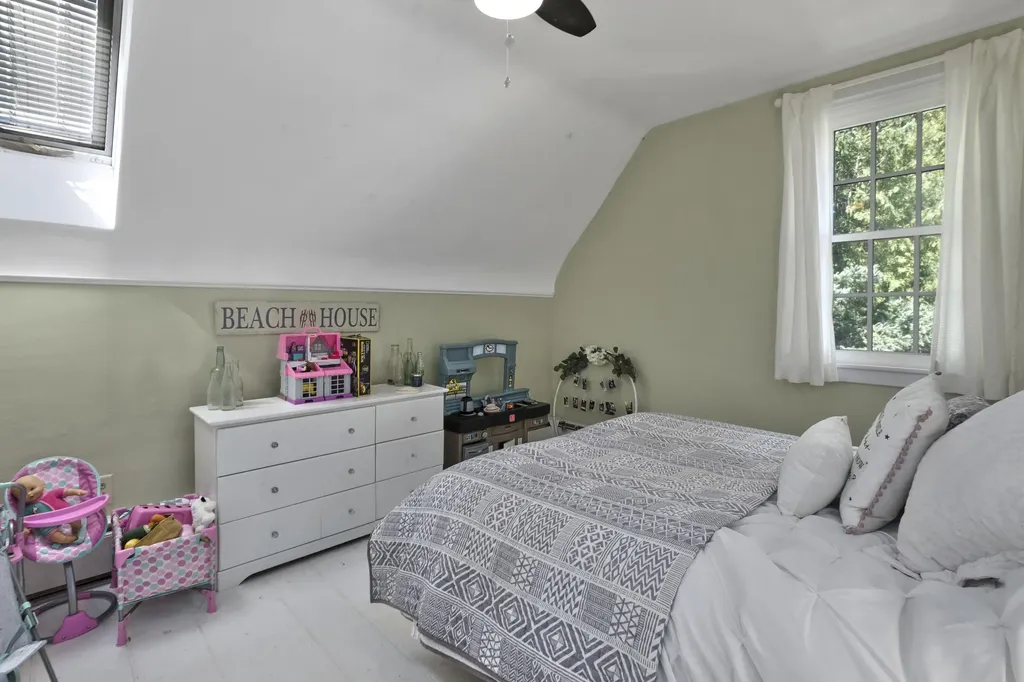 12 Gleason Street Thomaston ME 04861
