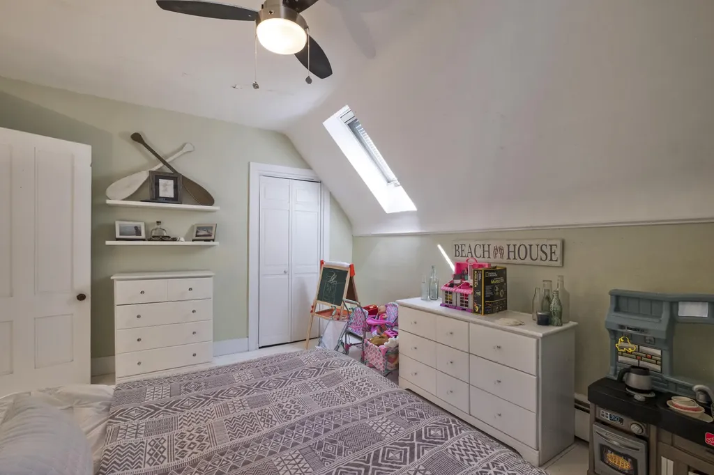 12 Gleason Street Thomaston ME 04861