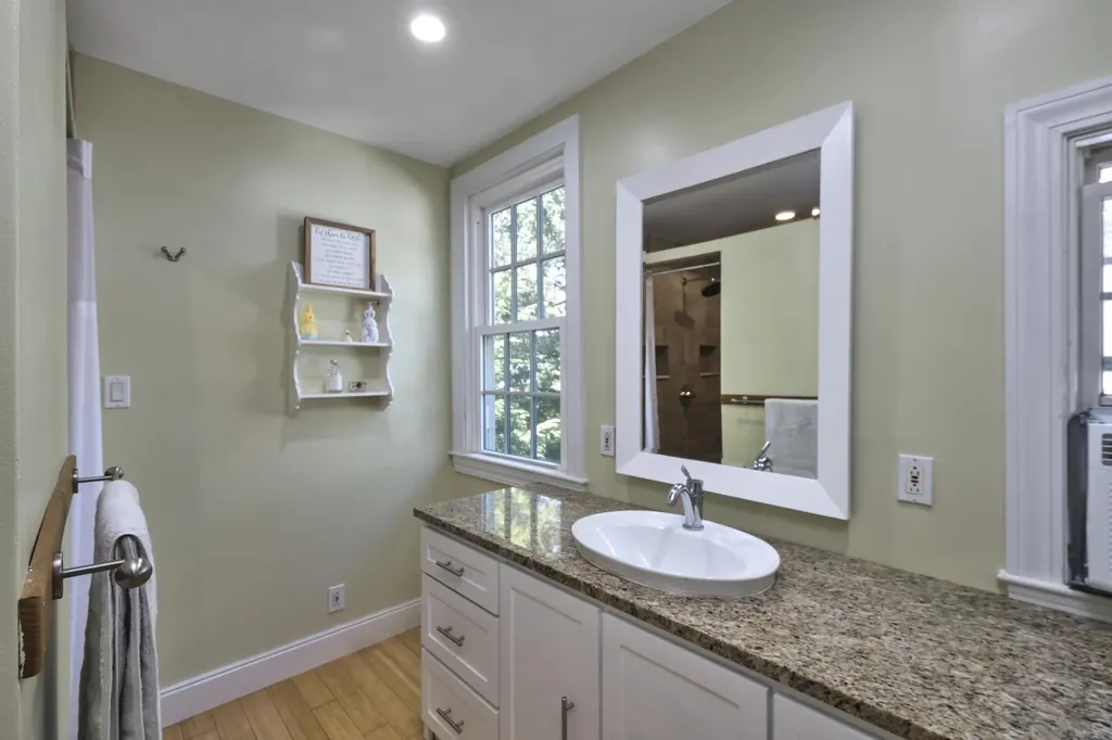 12 Gleason Street Thomaston ME 04861