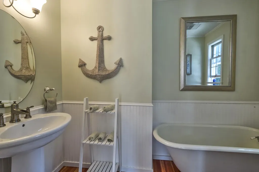 12 Gleason Street Thomaston ME 04861