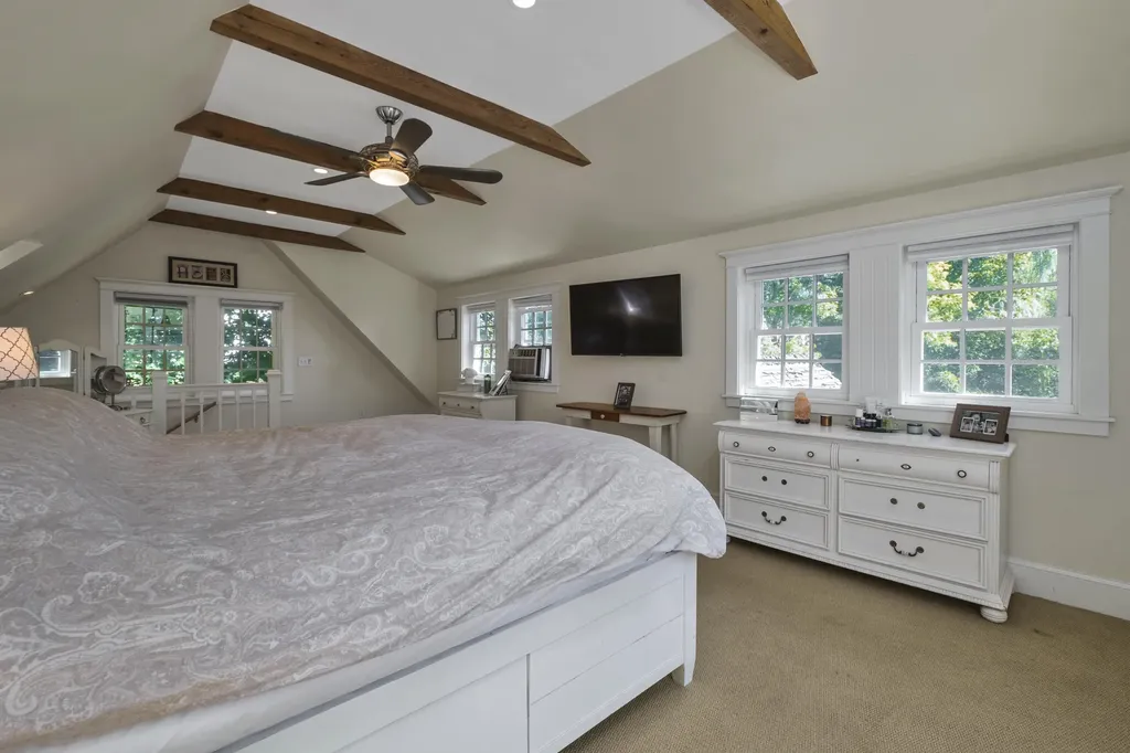 12 Gleason Street Thomaston ME 04861