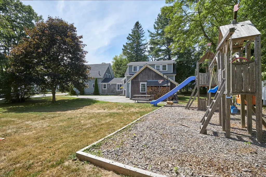 12 Gleason Street Thomaston ME 04861