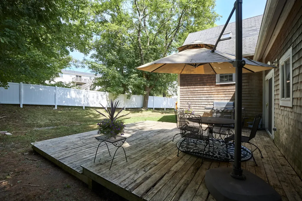 12 Gleason Street Thomaston ME 04861