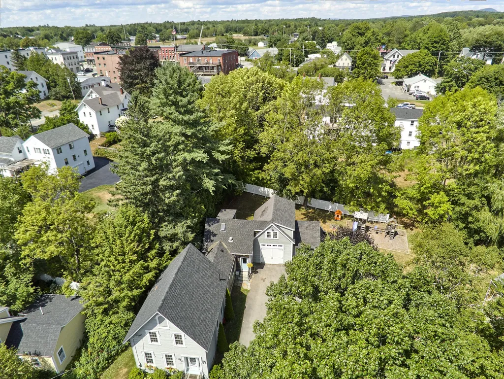 12 Gleason Street Thomaston ME 04861