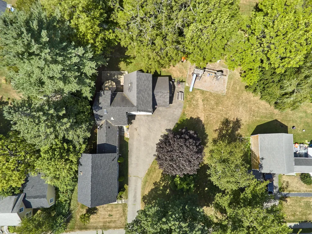 12 Gleason Street Thomaston ME 04861