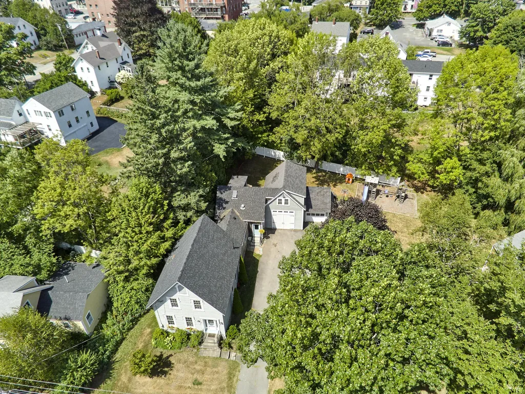12 Gleason Street Thomaston ME 04861