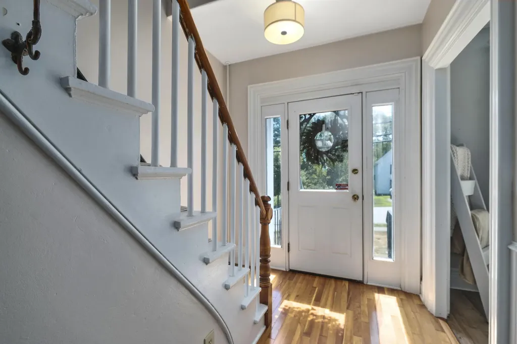 12 Gleason Street Thomaston ME 04861