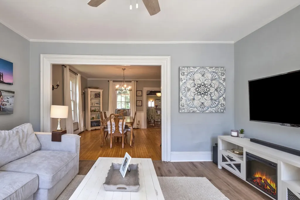 12 Gleason Street Thomaston ME 04861