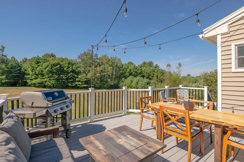 8 Mountview Drive Gorham ME 04038