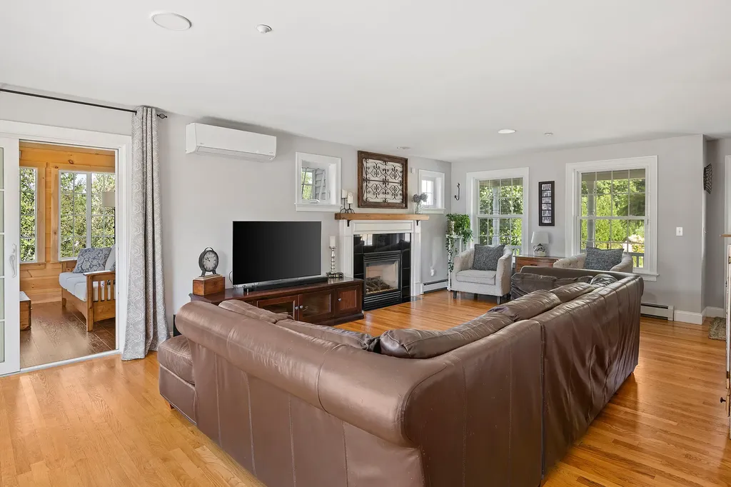 8 Mountview Drive Gorham ME 04038