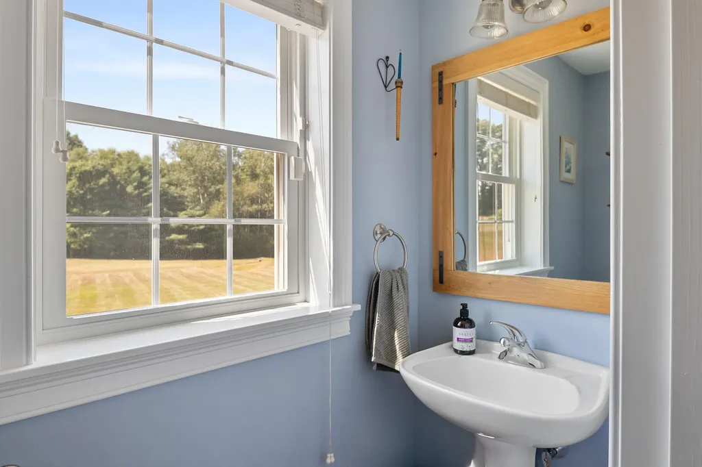 8 Mountview Drive Gorham ME 04038