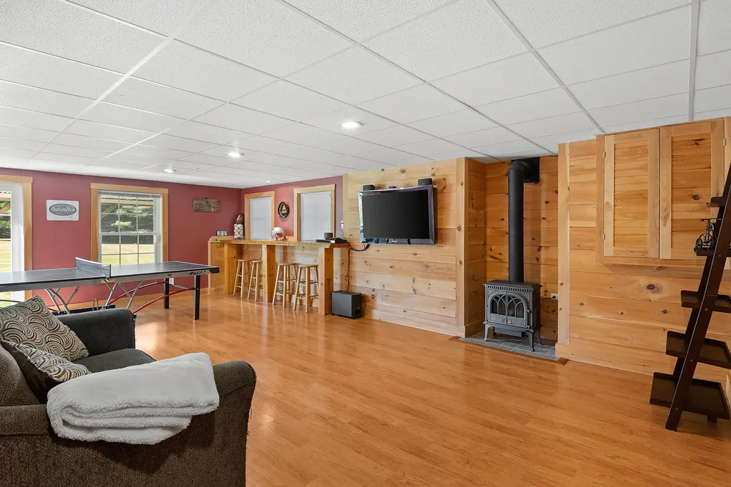 8 Mountview Drive Gorham ME 04038