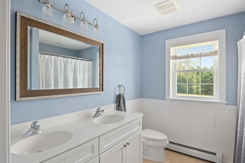 8 Mountview Drive Gorham ME 04038