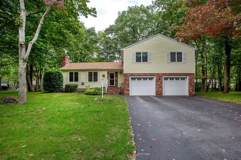 22 Country Lane Brunswick ME 04011