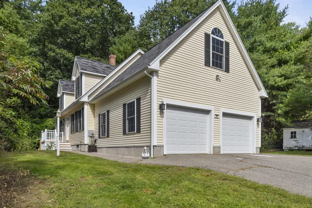 32 Elizabeth Road South Berwick ME 03908