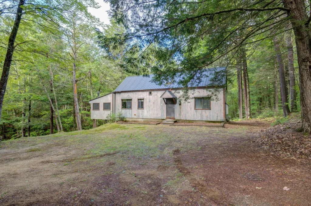 38 Rolfe Road Harrison ME 04040