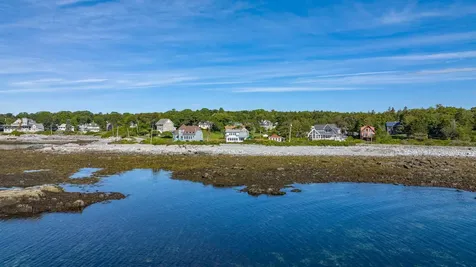 186 Seashore Avenue Portland ME 04108