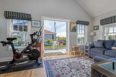 186 Seashore Avenue Portland ME 04108
