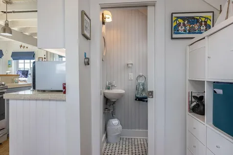 186 Seashore Avenue Portland ME 04108