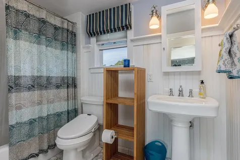 186 Seashore Avenue Portland ME 04108