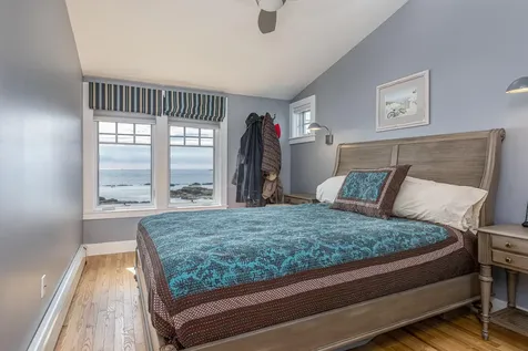 186 Seashore Avenue Portland ME 04108