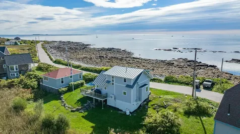 186 Seashore Avenue Portland ME 04108