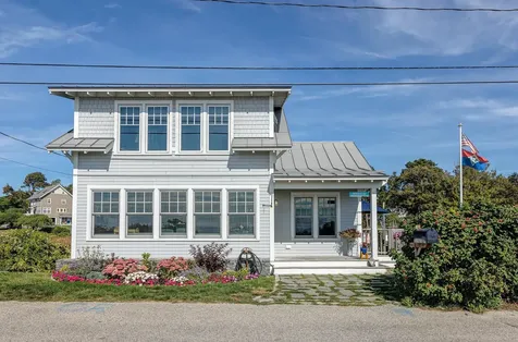 186 Seashore Avenue Portland ME 04108