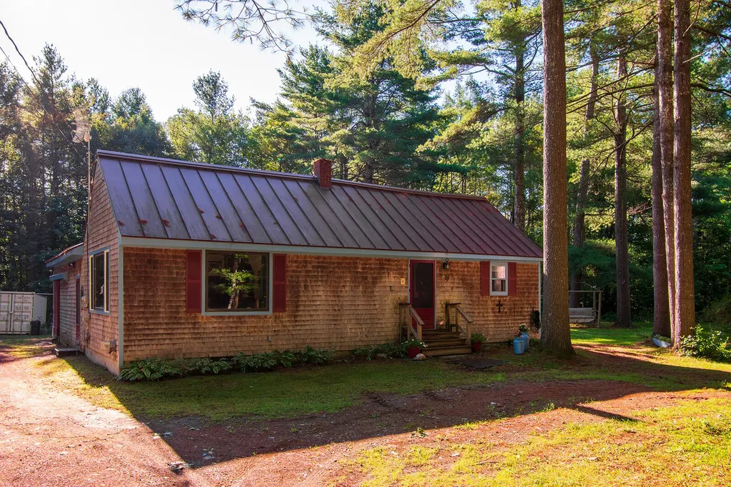 39 Mountain Road Washington ME 04574