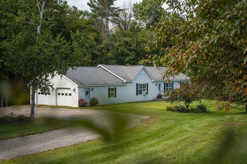 15 Orchard Drive Saint Albans ME 04971
