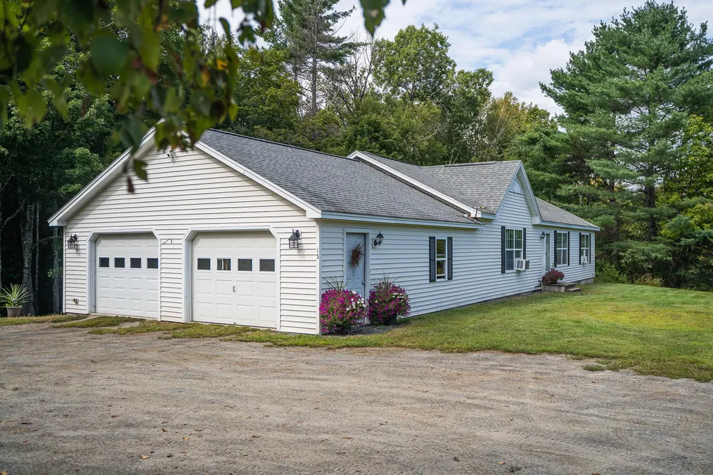 15 Orchard Drive Saint Albans ME 04971