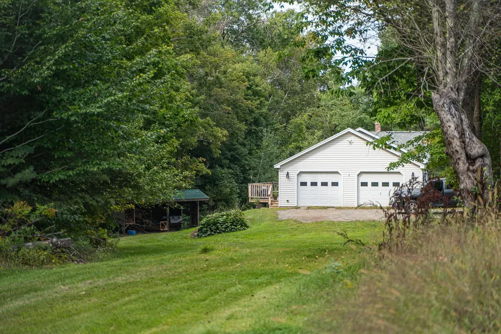 15 Orchard Drive Saint Albans ME 04971