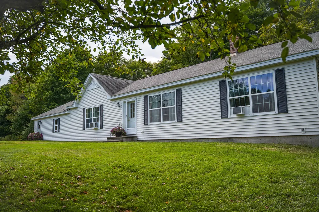 15 Orchard Drive Saint Albans ME 04971