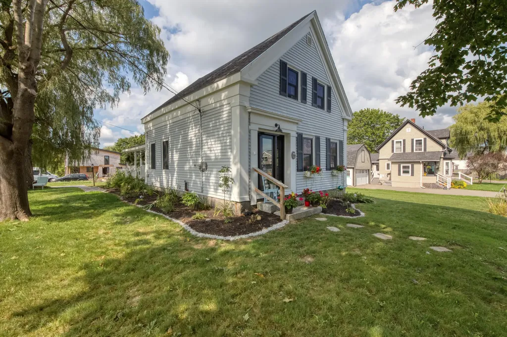 51 Suffolk Street Rockland ME 04841
