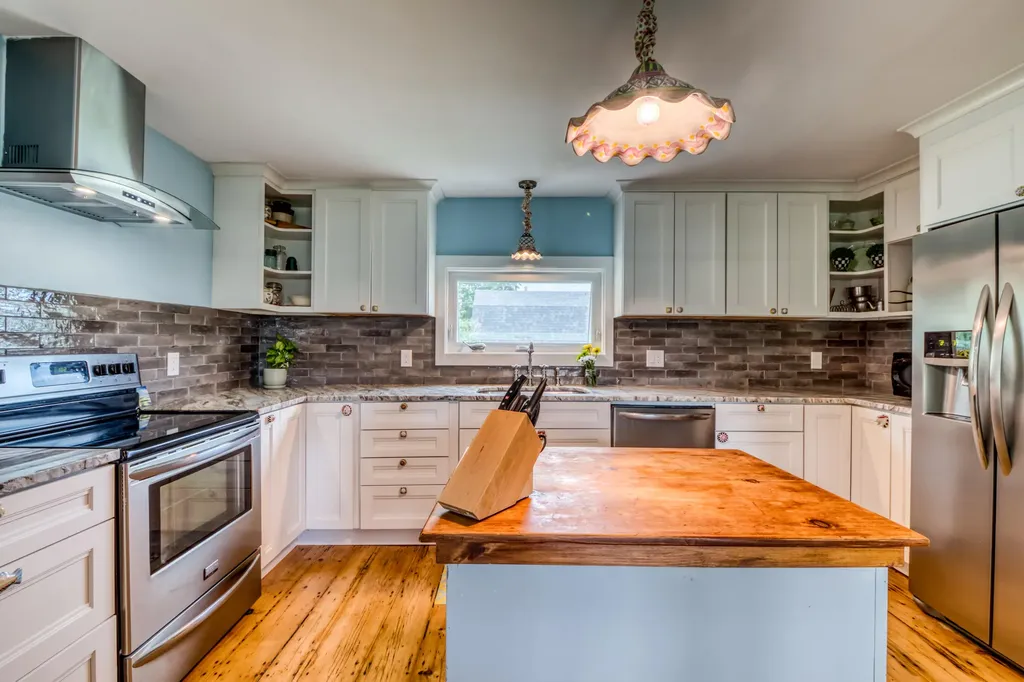 51 Suffolk Street Rockland ME 04841