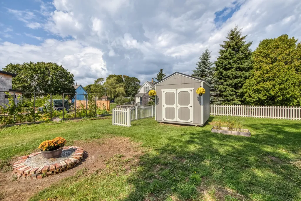 51 Suffolk Street Rockland ME 04841