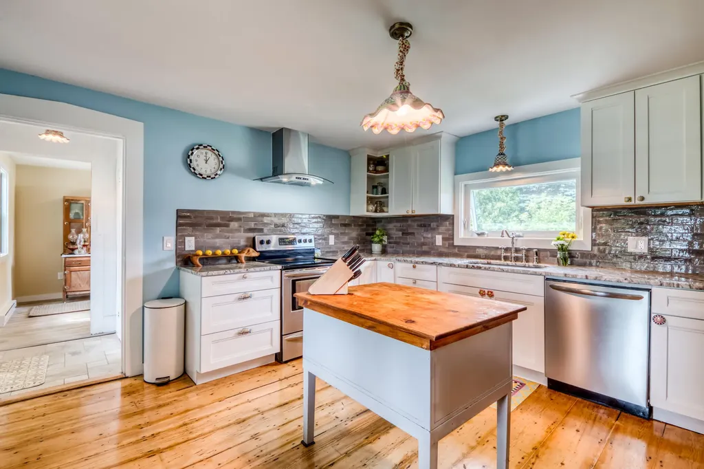 51 Suffolk Street Rockland ME 04841
