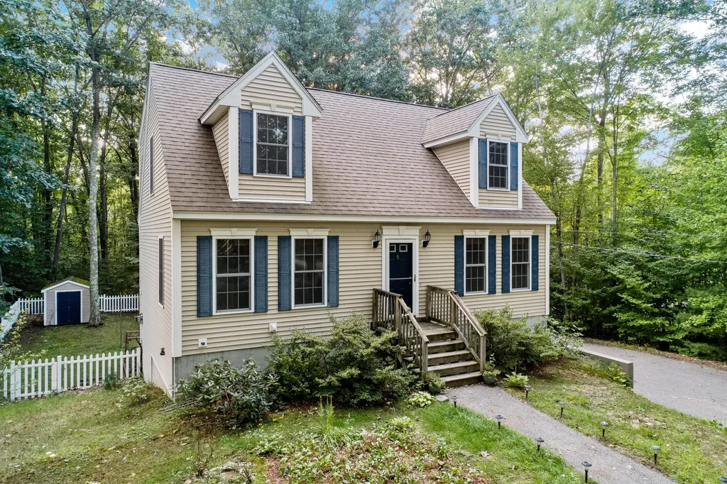 95 Old Pine Hill Road N Berwick ME 03901