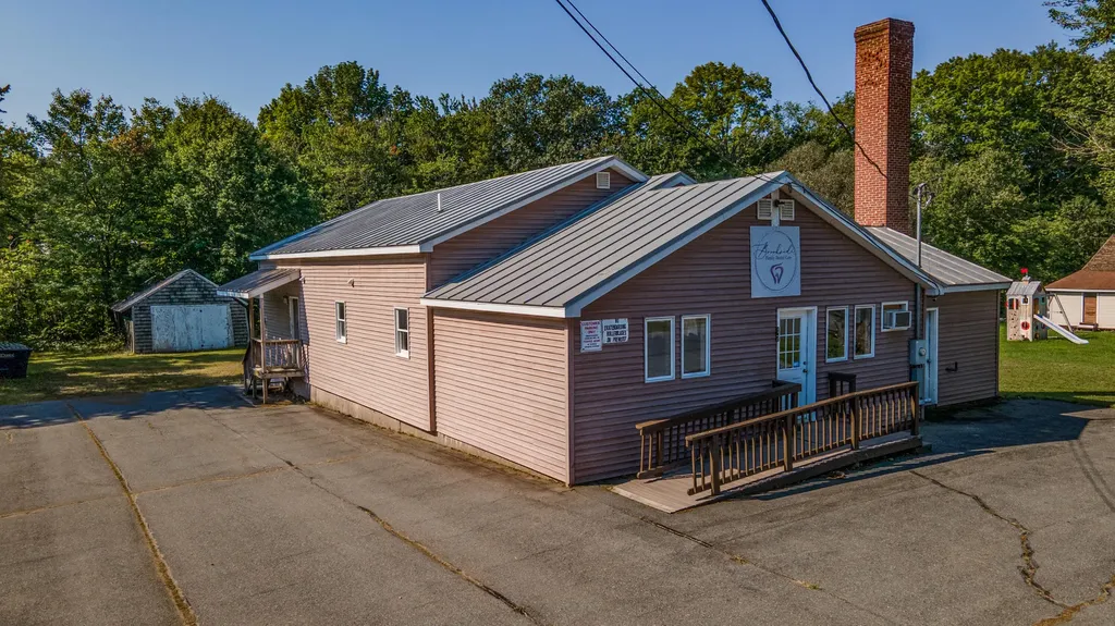 17 Jones Street Madison ME 04950