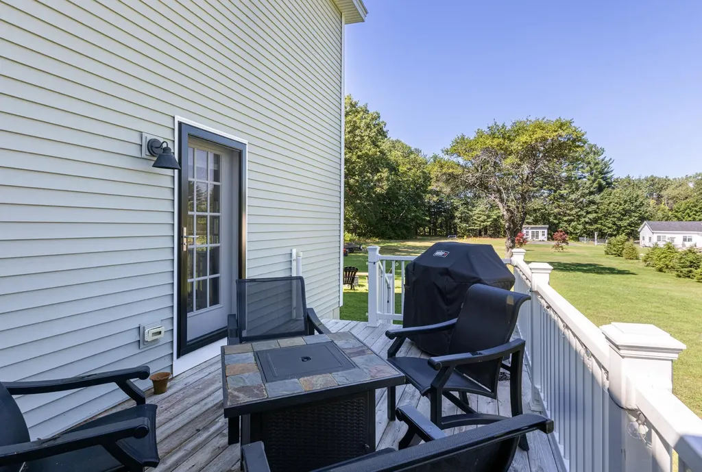 38 New Road Scarborough ME 04074