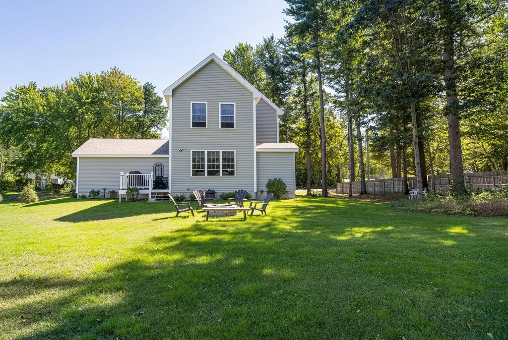38 New Road Scarborough ME 04074