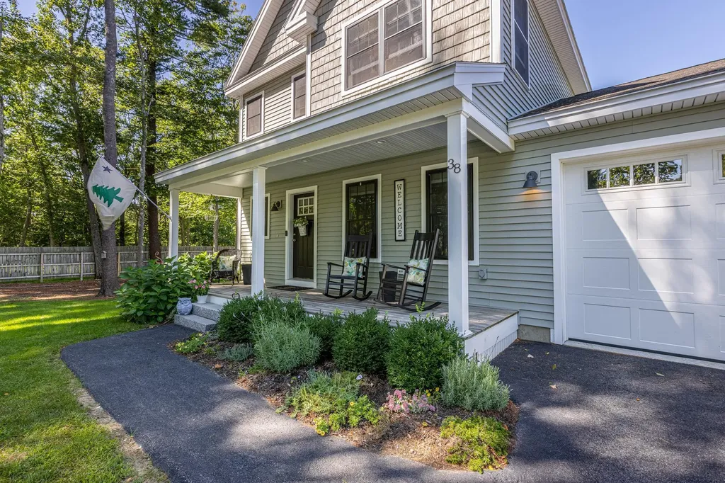 38 New Road Scarborough ME 04074