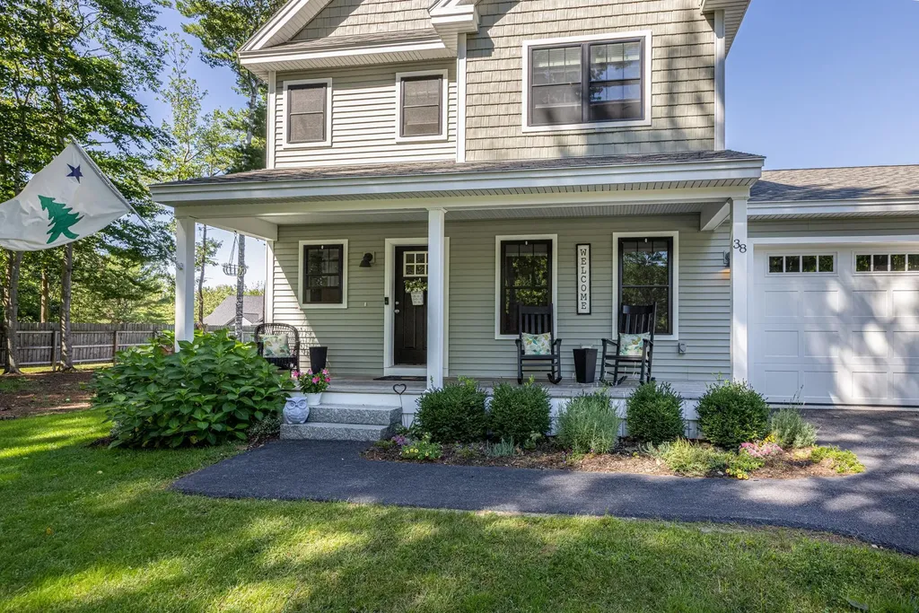 38 New Road Scarborough ME 04074