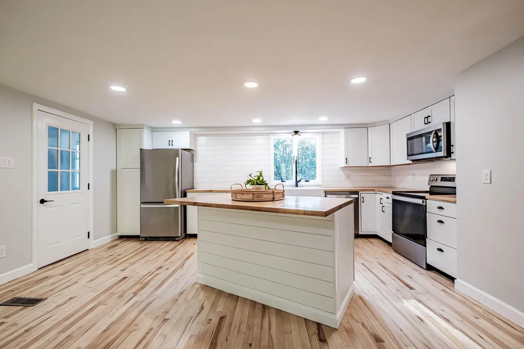 8 Larrabee Farm Road Scarborough ME 04074