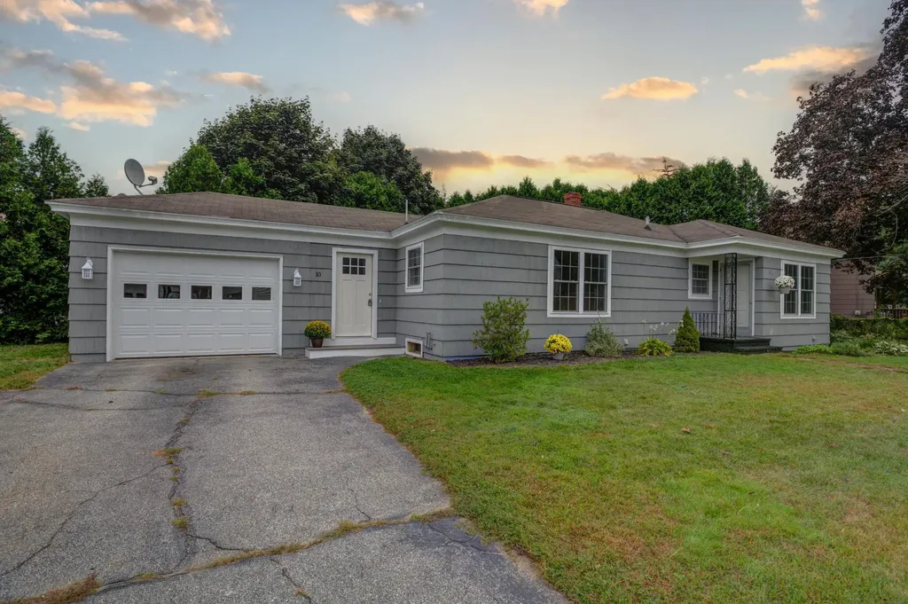 10 Dow Avenue Lewiston ME 04240