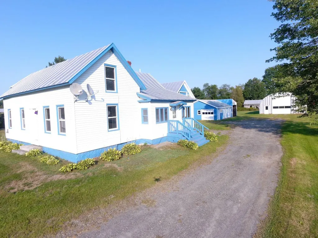 64 Smithfield Road Norridgewock ME 04957
