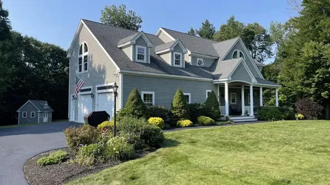 18 Victoria Lane Windham ME 04062