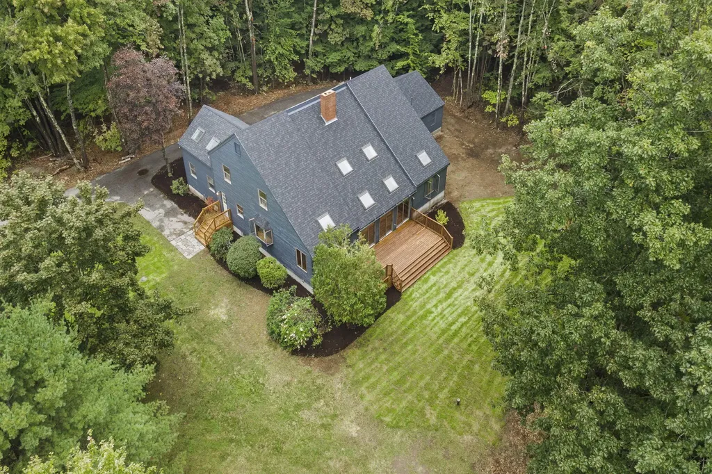 26 Sweetwater Way North Yarmouth ME 04097