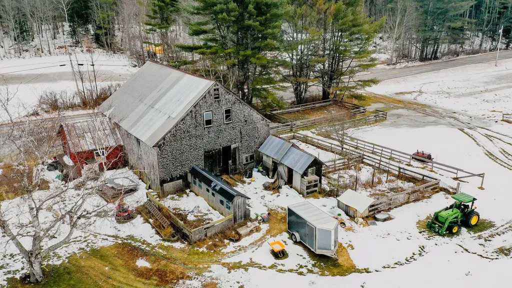 183 Pond Road Mount Vernon ME 04352